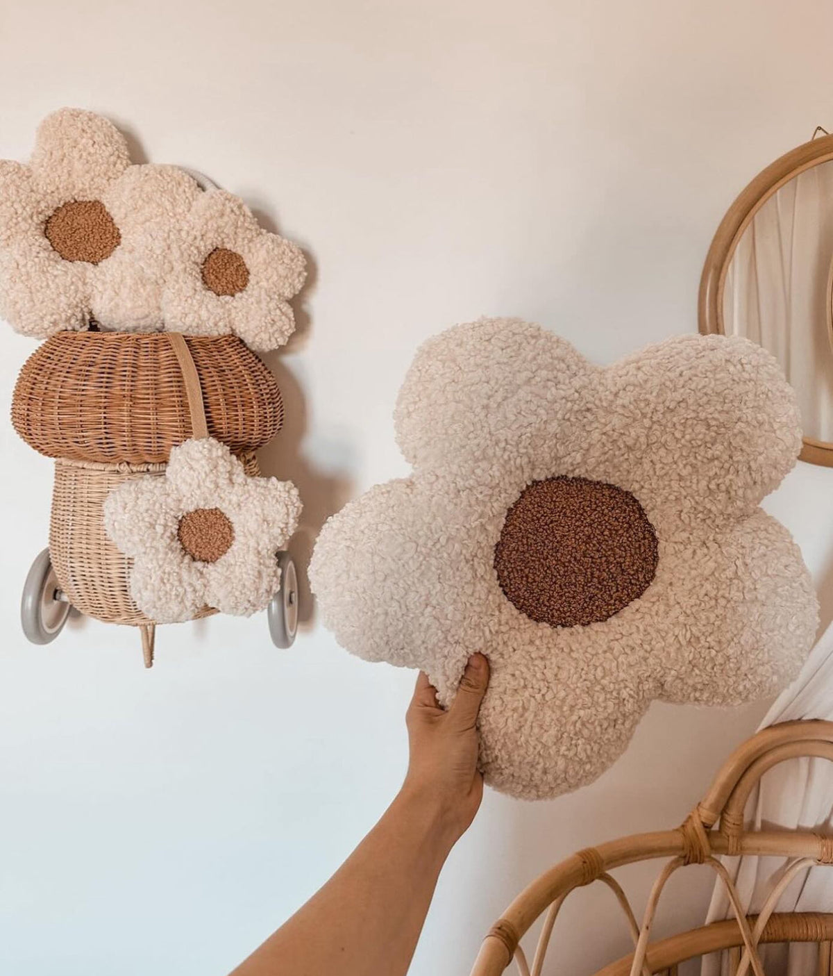 Medium Daisy Cushion
